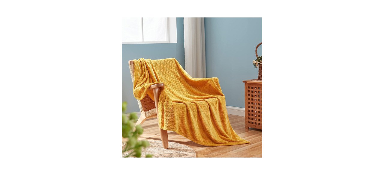 Newcosplay Super Soft Throw Blanket